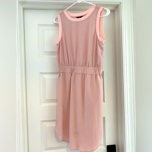 Sleeveless dress.